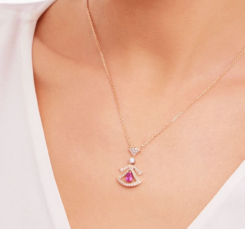 Bv1g*ai necklaces